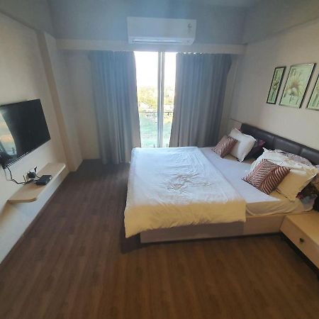 Weekend Address Managed By P.C Homes Σουράτ Εξωτερικό φωτογραφία
